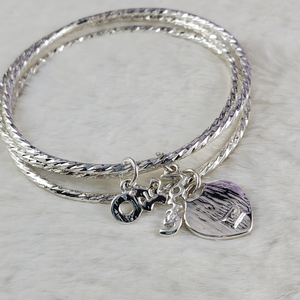 LAST CHANCE 💗 5 for $25 Liz Claiborne 3 Bangle Set "Love" - Picture 2 of 3
